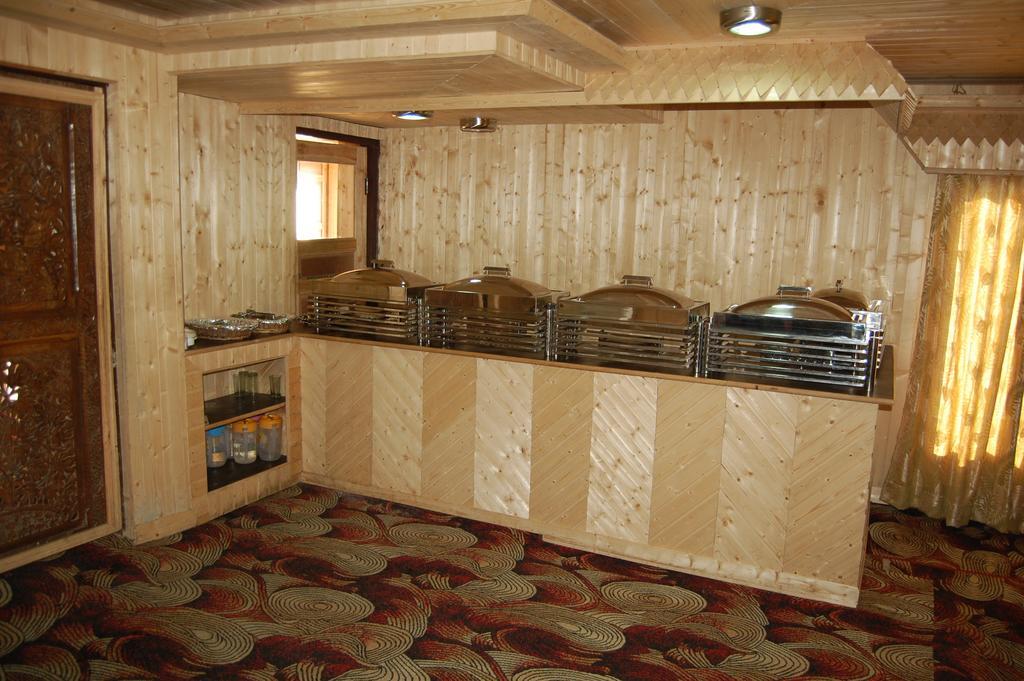 Hotel Zahgeer Continental Gulmarg Rum bild