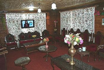 Hotel Zahgeer Continental Gulmarg Exteriör bild